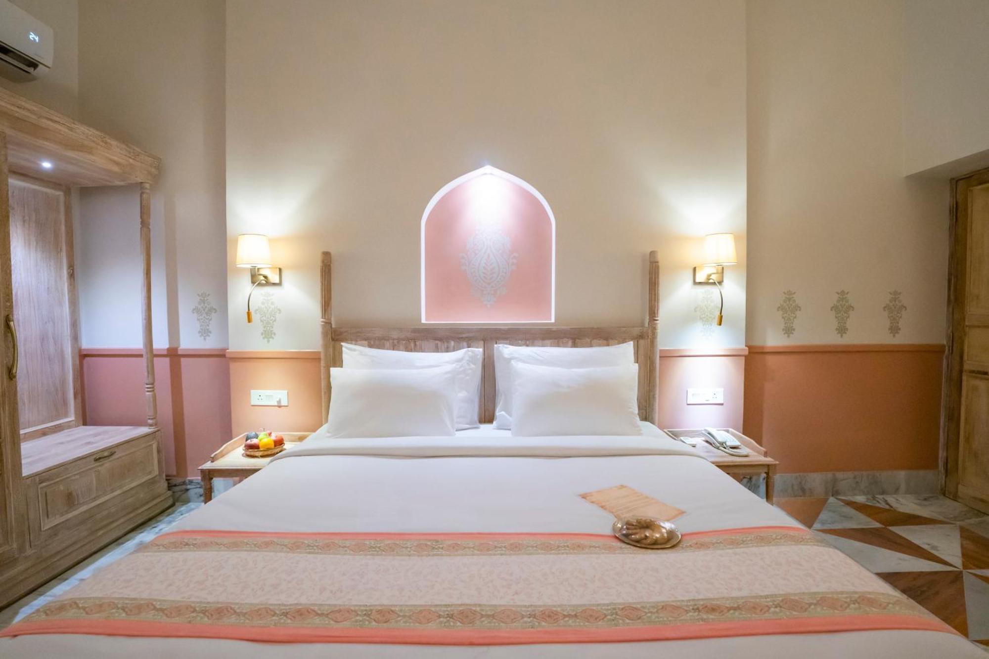 Dev Mahal - A Boutique Heritage Hotel Джапур Экстерьер фото