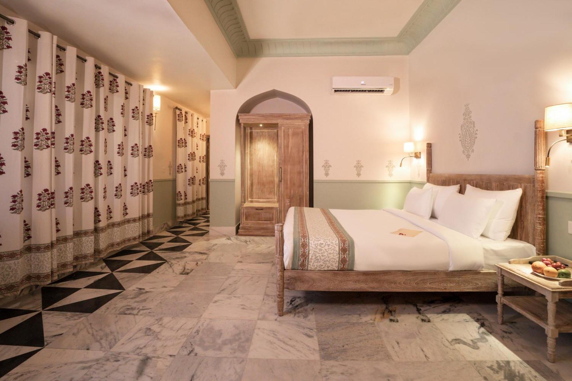 Dev Mahal - A Boutique Heritage Hotel Джапур Экстерьер фото
